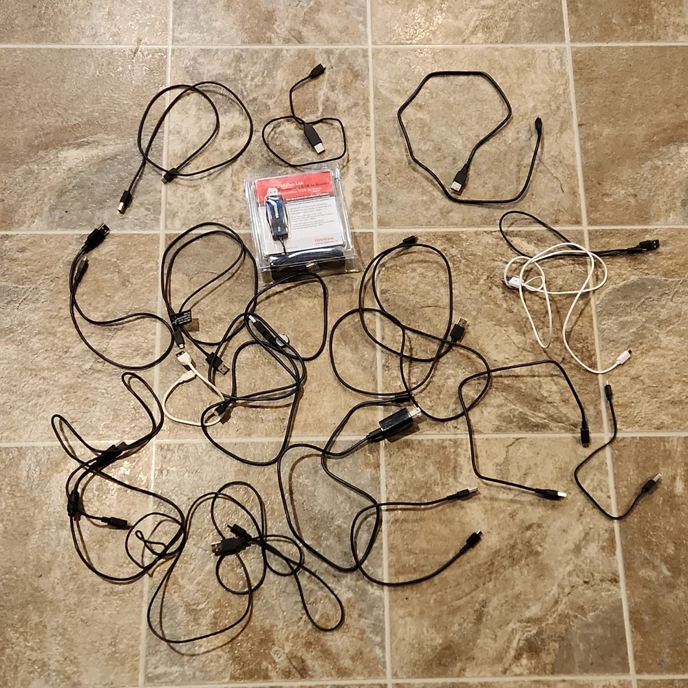 USB cables - Picture 1 of 5